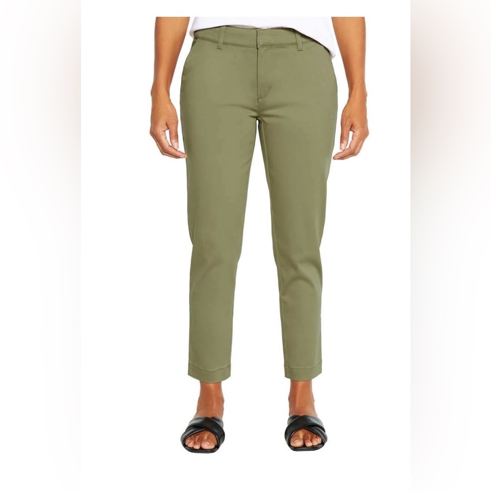 Banana Republic Sage Green Ankle Jeans
(B4)